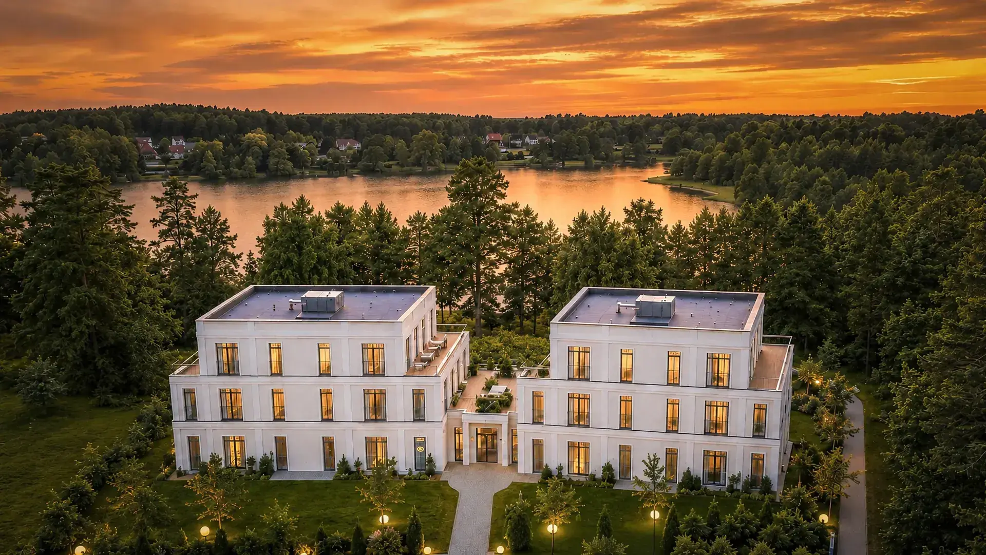 Wizualizacja inwestycji Lake Home nad jeziorem w Ośnie Lubuskim - widok na kompleks o złotej godzinie